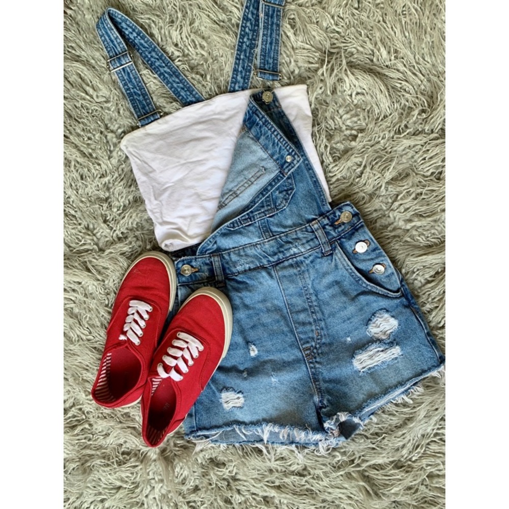 H&M denim overall shorts!
